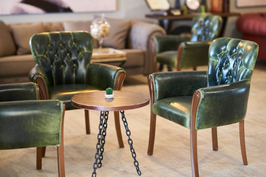 Accent chairs in emerald color